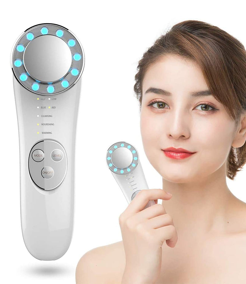 Aparato facial 7 en 1 en uso