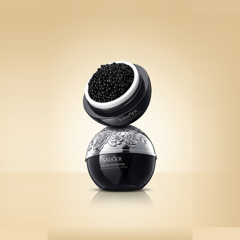 Crema Facial de Caviar y Péptidos Vexa sobre fondo crema dorado premium