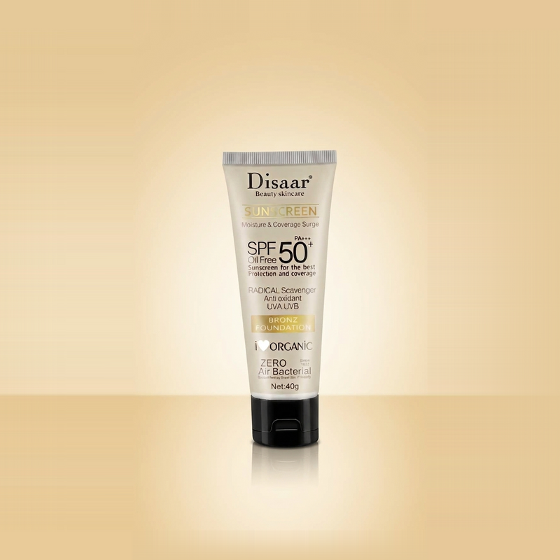 Protector Solar Facial Vexa SPF50+ sobre fondo crema dorado premium